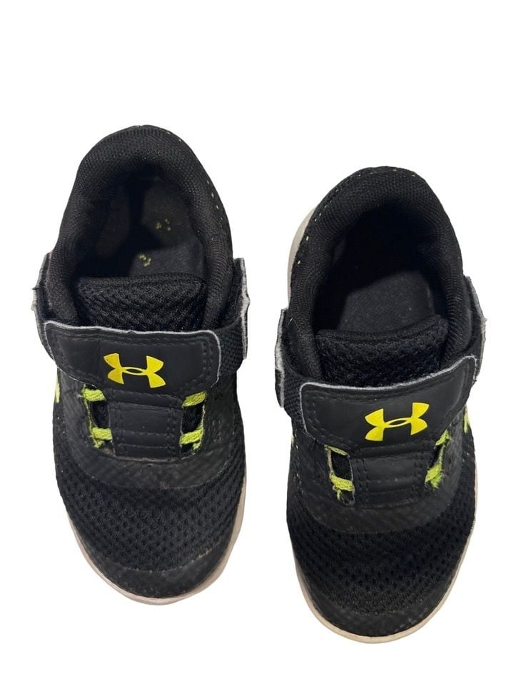 Under Armour Kids 7K Black Neon Green Hook & Loop Athletic Sneakers Shoes 7