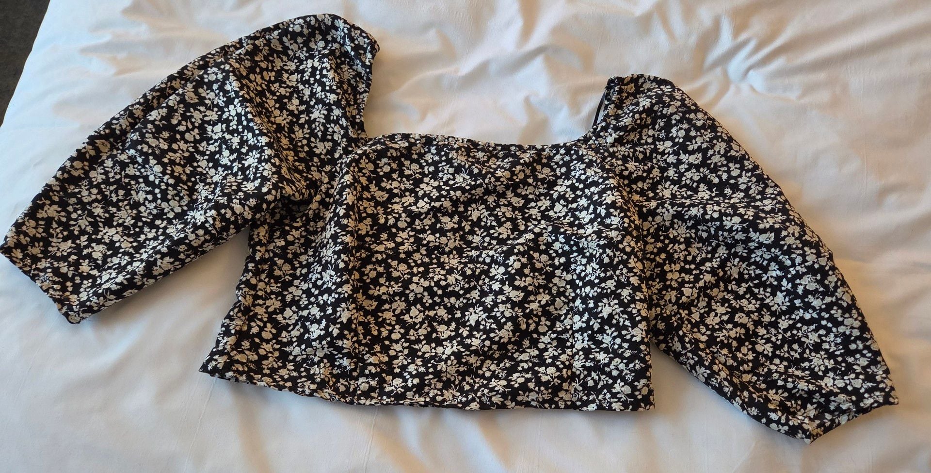 Levis Yvie Floral Puff Sleeve Crop Blouse Size L 2
