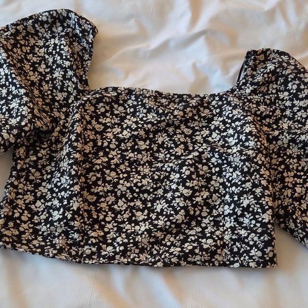 Levis Yvie Floral Puff Sleeve Crop Blouse Size L