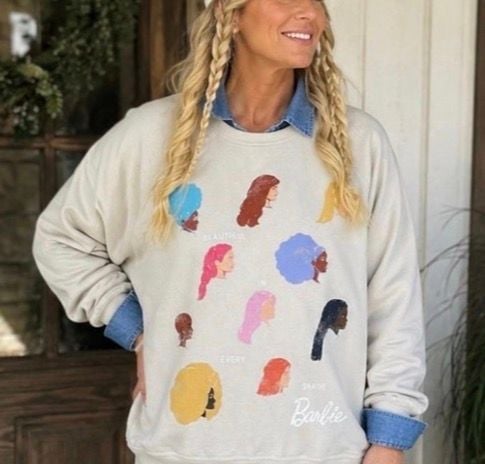 Barbie Grayson Threads Women’s XXL Beautiful in Every Shade Graphic Sweatshirt 2