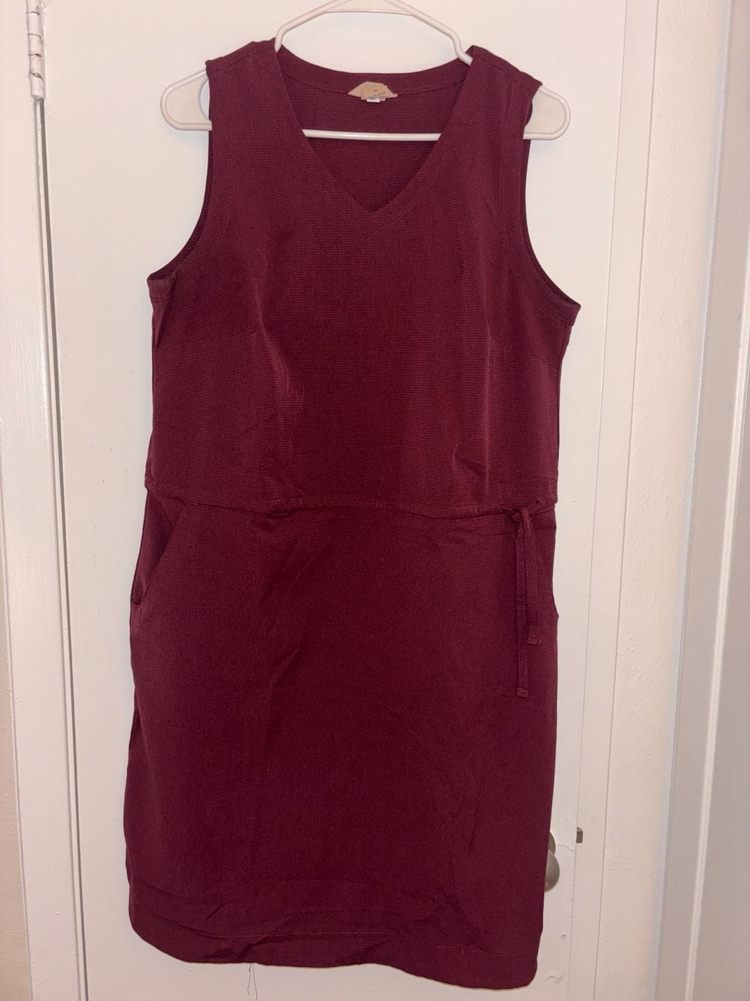 Duluth Trading Co Sleeveless V-Neck Dress Size M Burgundy 2