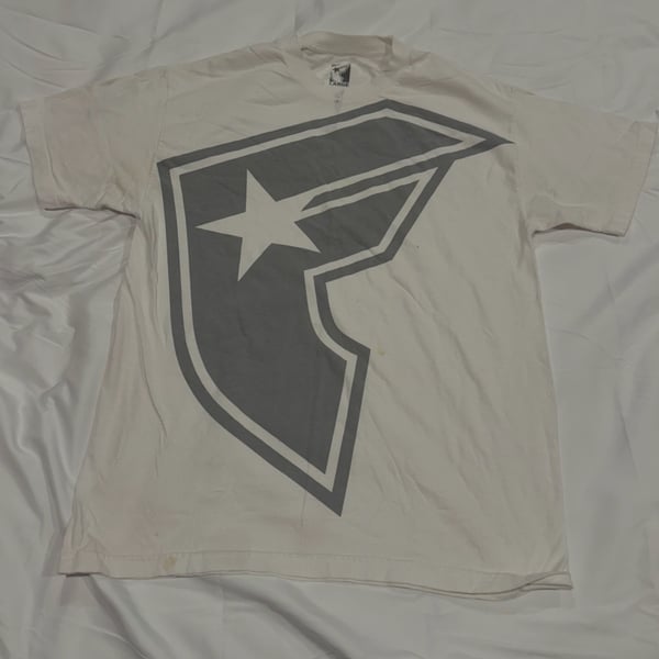 Famous Stars And Straps T-Shirt Size Large White Graphic Y2K