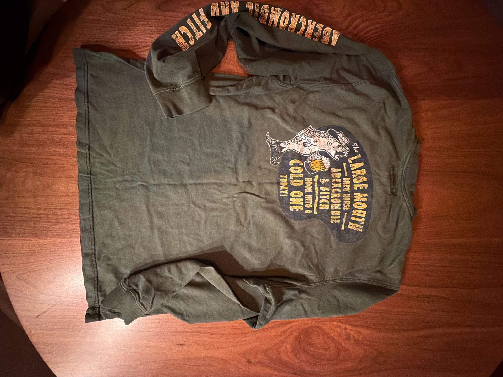 Abercrombie & Fitch Long Sleeve Graphic T-Shirt Size XL Green Large Mouth 6