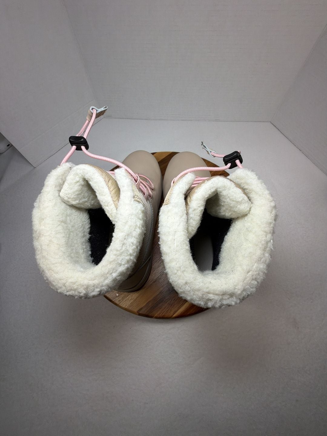 Columbia Youth Moritza Boot Size 6 Beige Faux Fur Winter Snow Boots 7