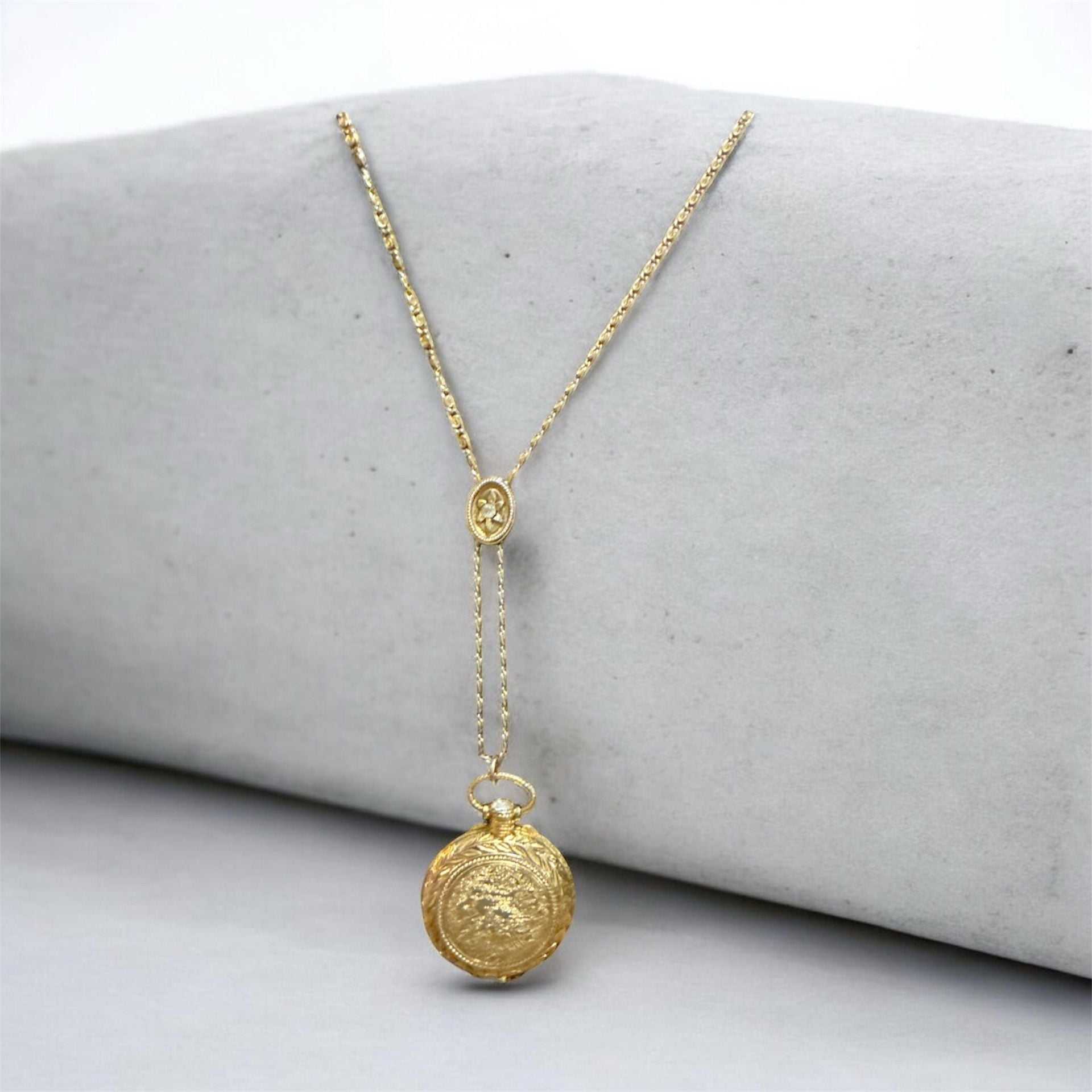 Vintage Max Factor Necklace with Perfume Compact 3