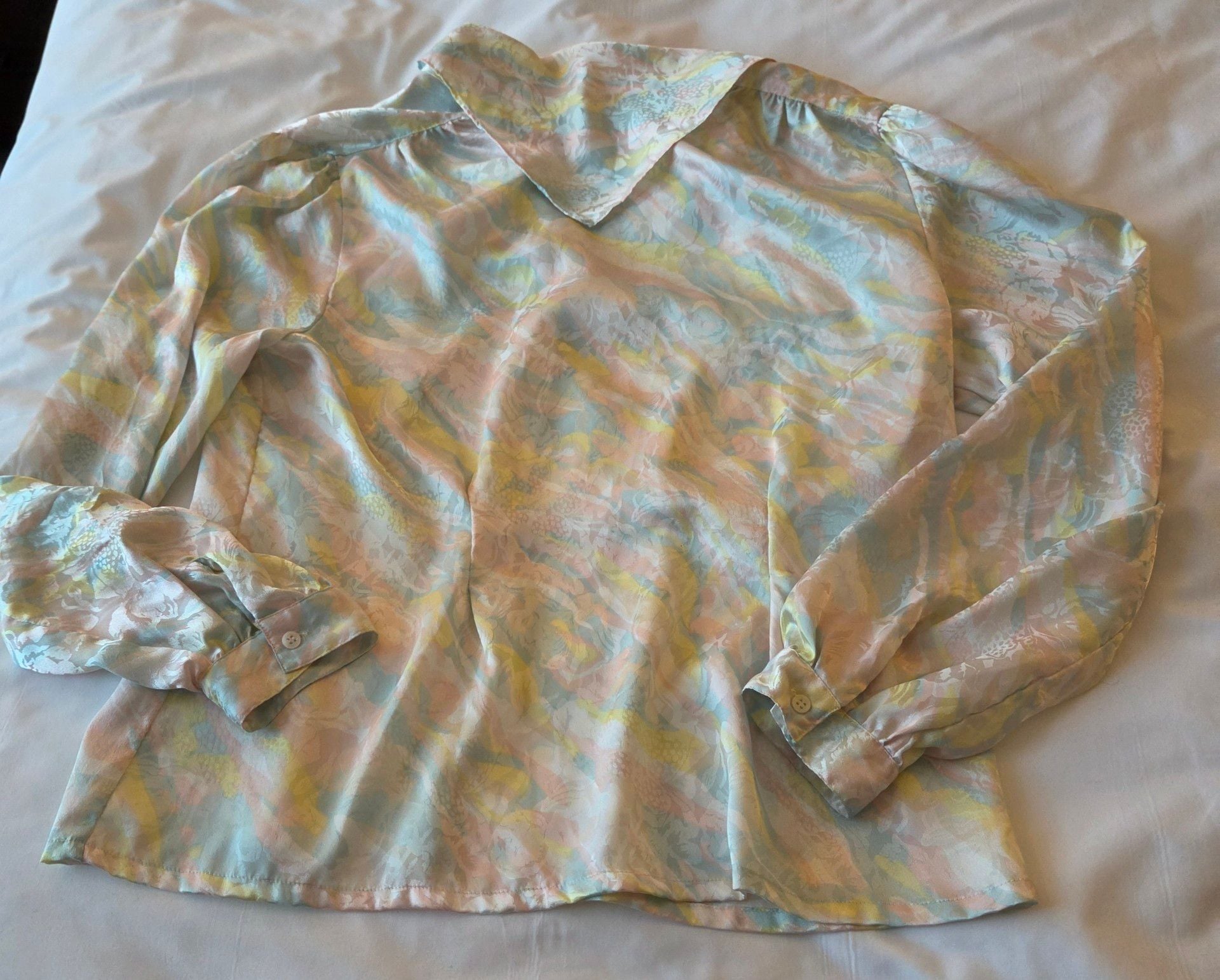 Nicola Secretary Blouse Size 14 Pastel Floral Satin Jacquard 1