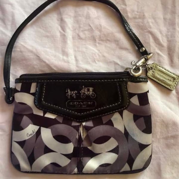 Coach Op Art Madison Signature Sateen Wristlet Purple Black