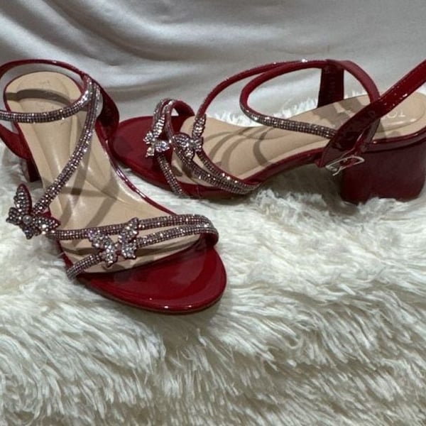 Top Moda Rhinestone Butterfly Block Heel Sandals Size 5.5 Red