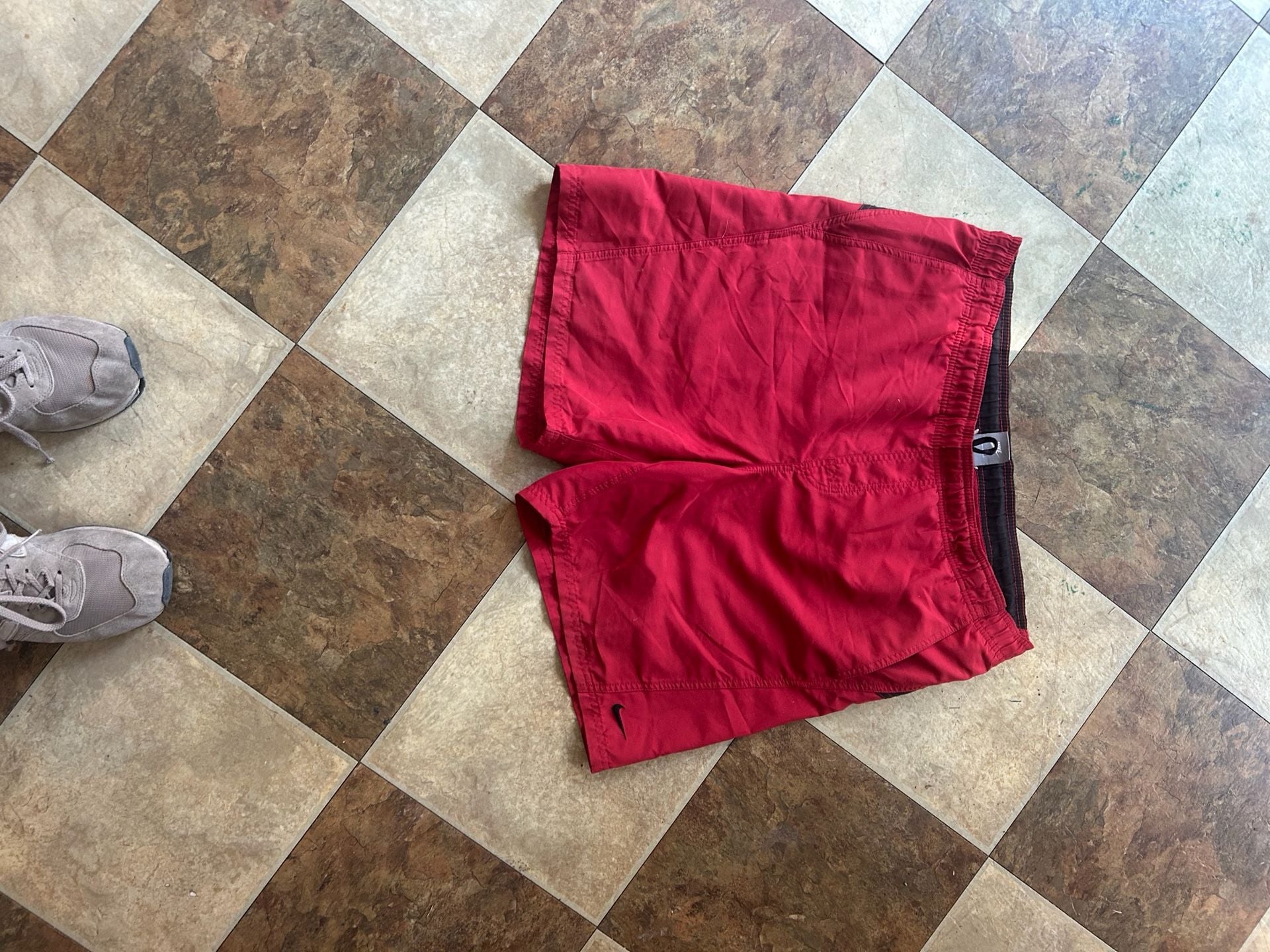 Nike Swim Trunks Size M Red Black Drawstring Board Shorts 3