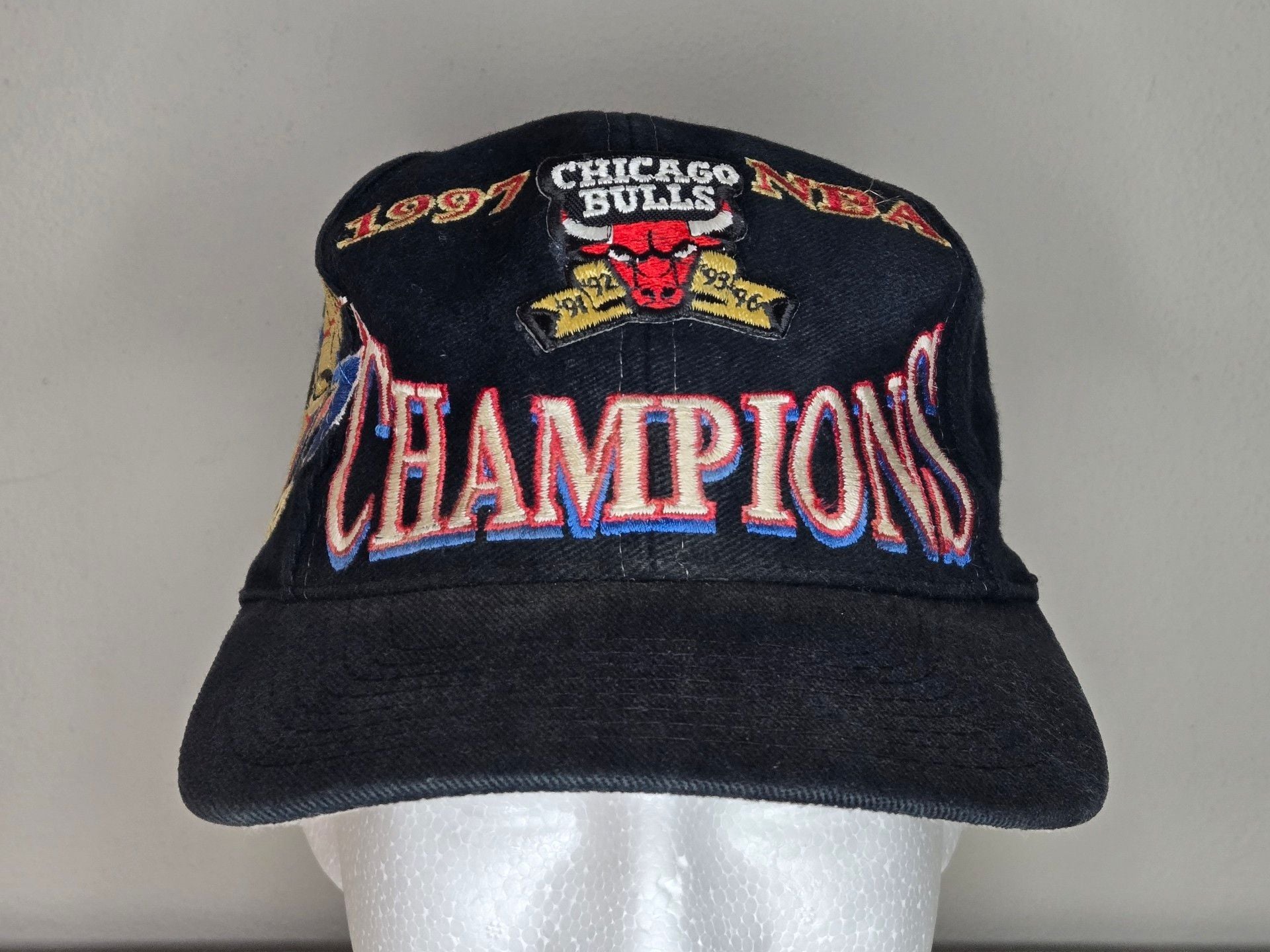 Vintage Chicago Bulls 1997 NBA Champions Snapback Hat 2