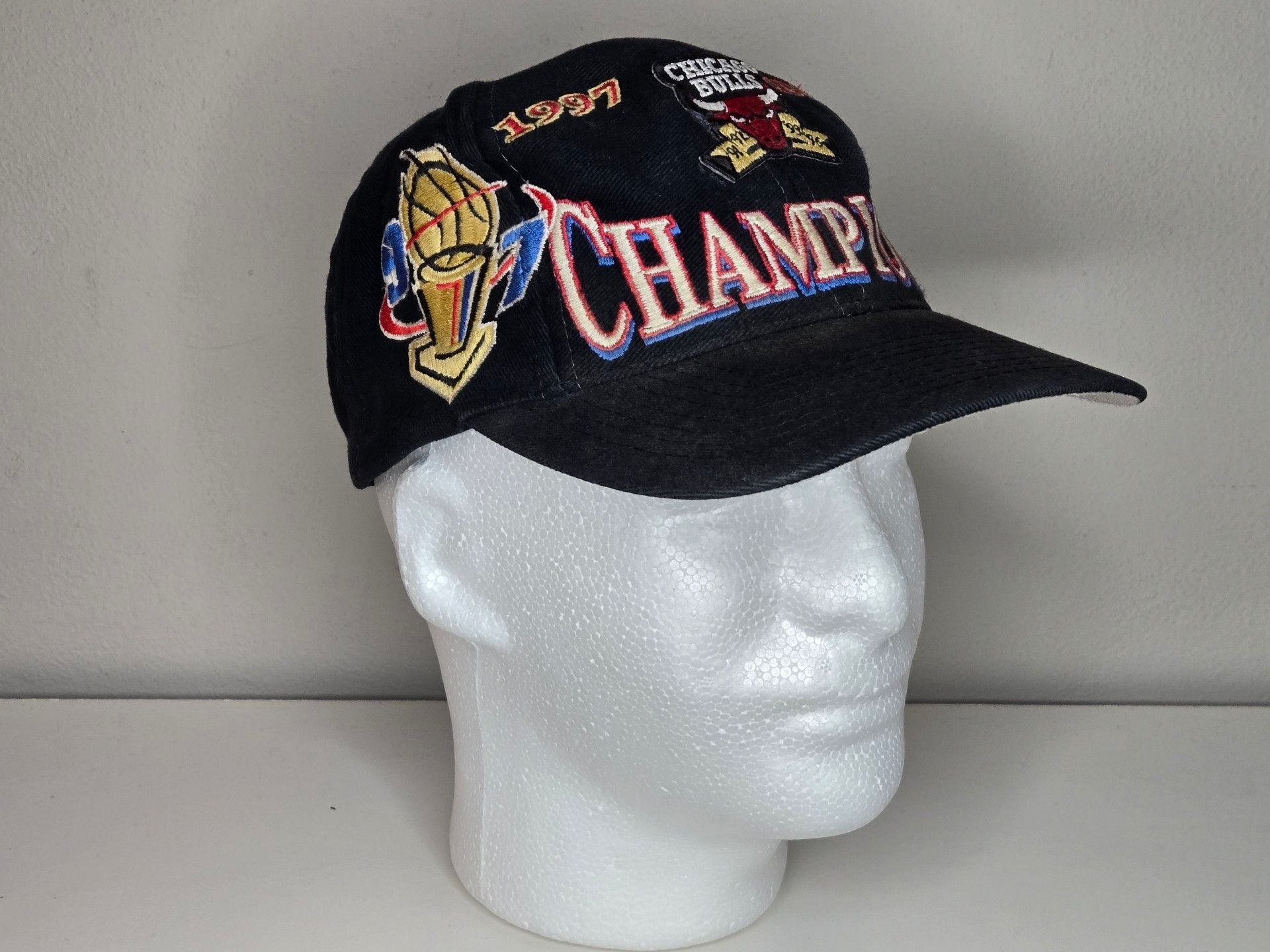 Vintage Chicago Bulls 1997 NBA Champions Snapback Hat 3