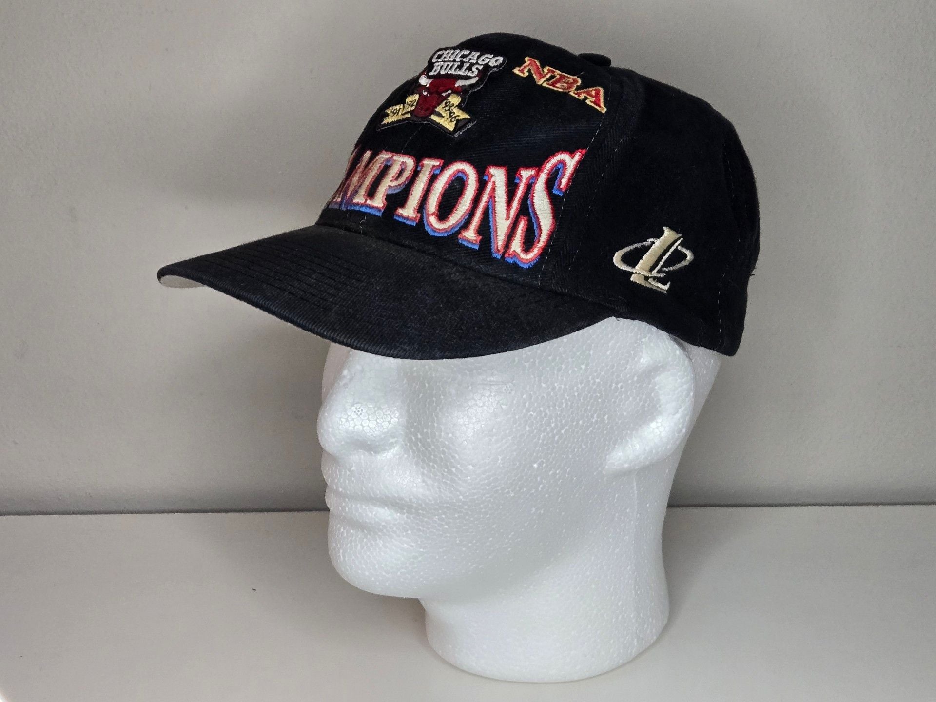 Vintage Chicago Bulls 1997 NBA Champions Snapback Hat 4