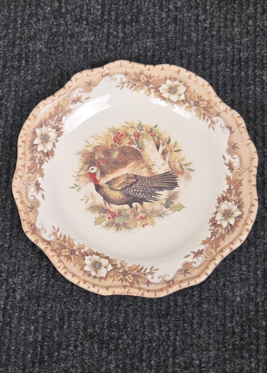 Cracker Barrel Woodland Turkey Salad Plate Size 8.5 Susan Winget 1