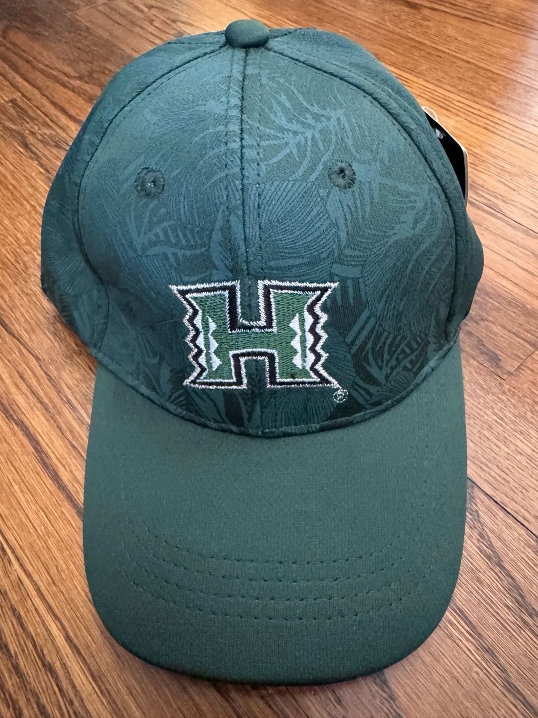 University Of Hawaii Rainbow Warriors Green Leaf Strapback Hat Cap New 2