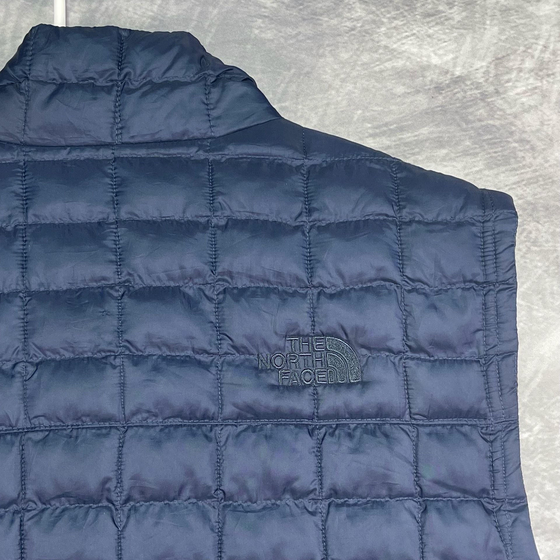 The North Face Thermoball Vest Size M Navy Quilted Insulated Jacket 11