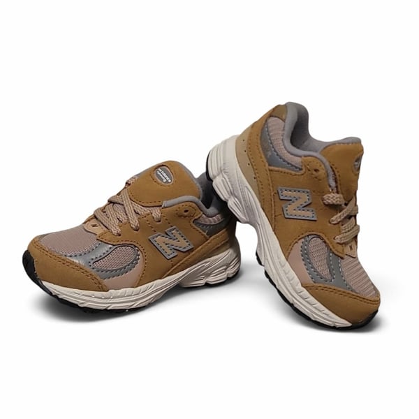 NEW New Balance 2002R Size 6 Toddler Great Plains Incense