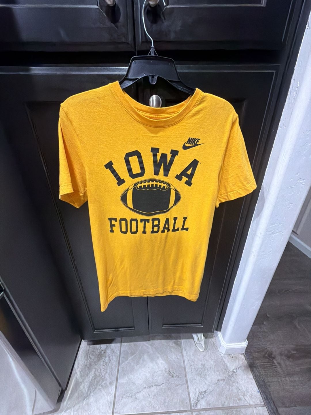 Nike Iowa Football T-Shirt Size S Yellow 4