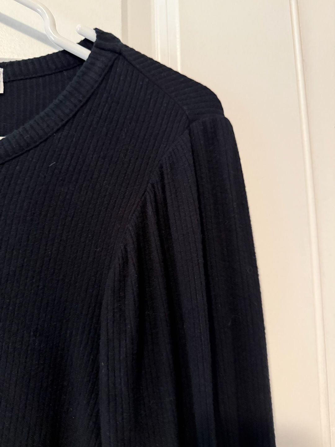 Evereve Black Long Sleeve Puff Sleeve Ribbed Top Size M 6