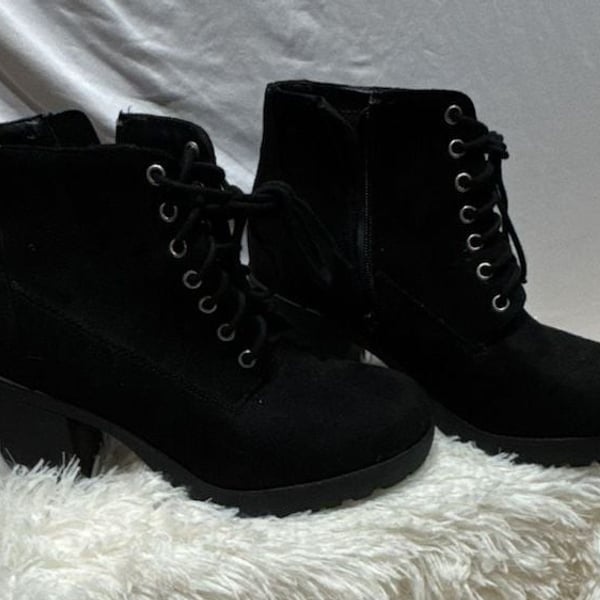 BTW Second Lug Sole Chunky Heel Booties Size 10 Black