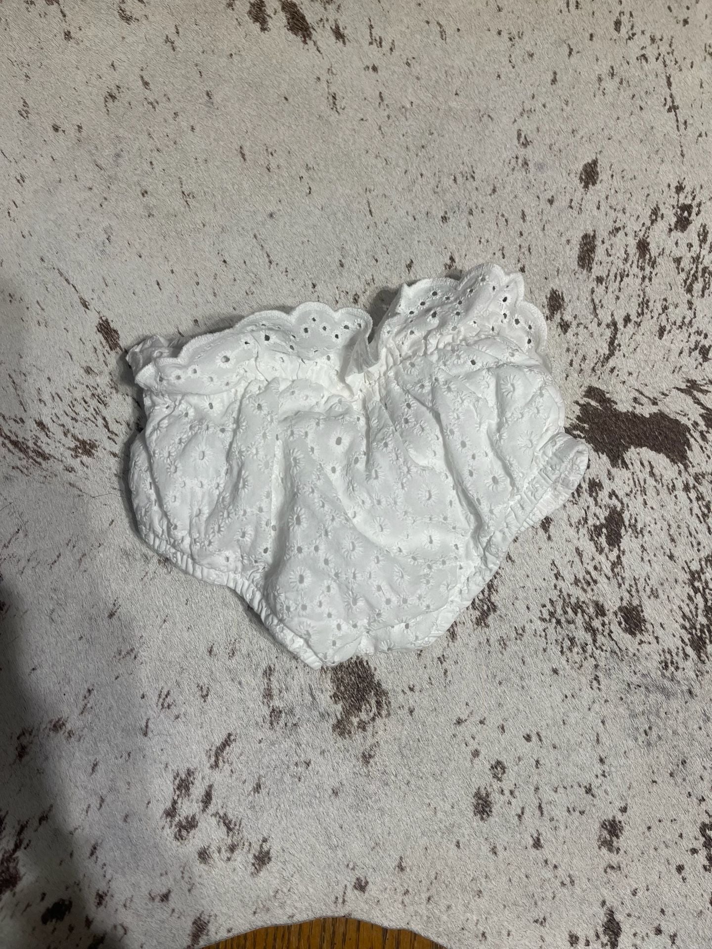 Cat & Jack Eyelet Ruffle Diaper Cover Size 0-3M White 3