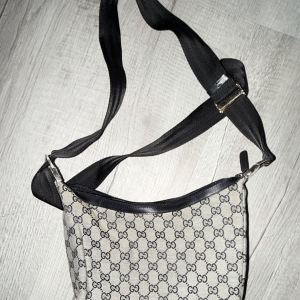 Gucci GG Canvas Shoulder Bag Black Monogram