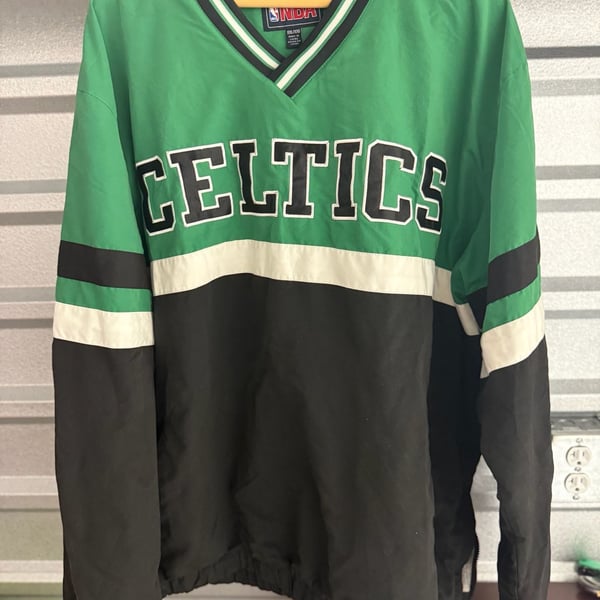 NBA Boston Celtics Pullover Jacket Size XXL Green Black V-Neck