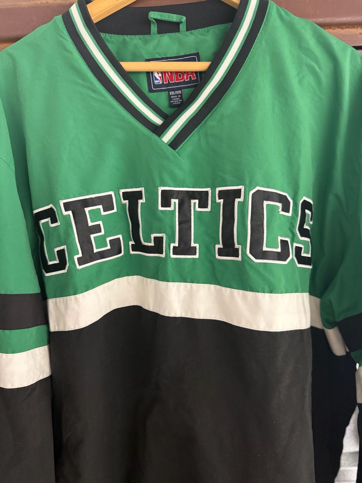 NBA Boston Celtics Pullover Jacket Size XXL Green Black V-Neck 3
