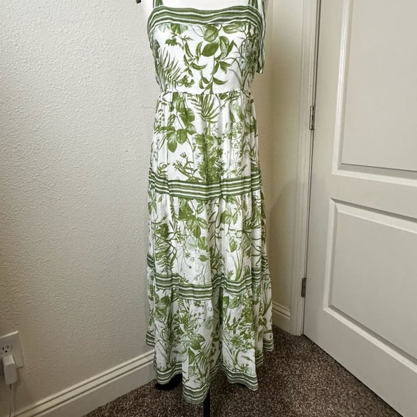 Sweet Wanderer Floral Print Tiered Midi Dress Size M Green White