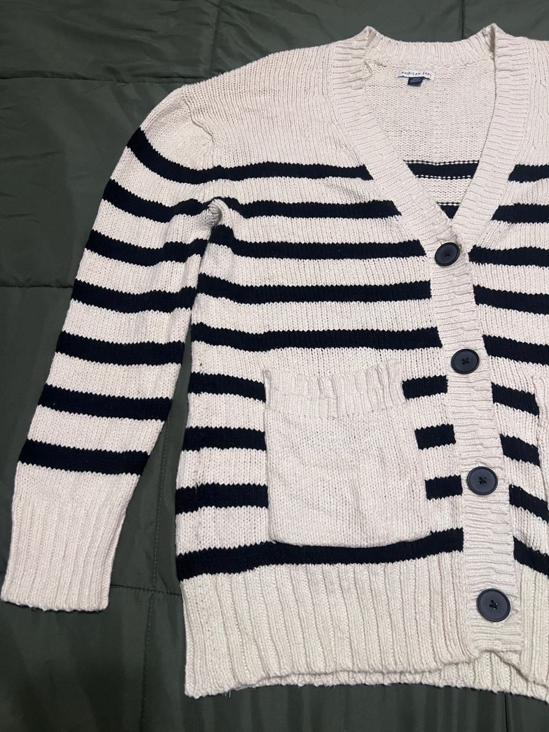 A-American Eagle Women's Oversized Striped V-Neck Button Front Cardigan(S) 7