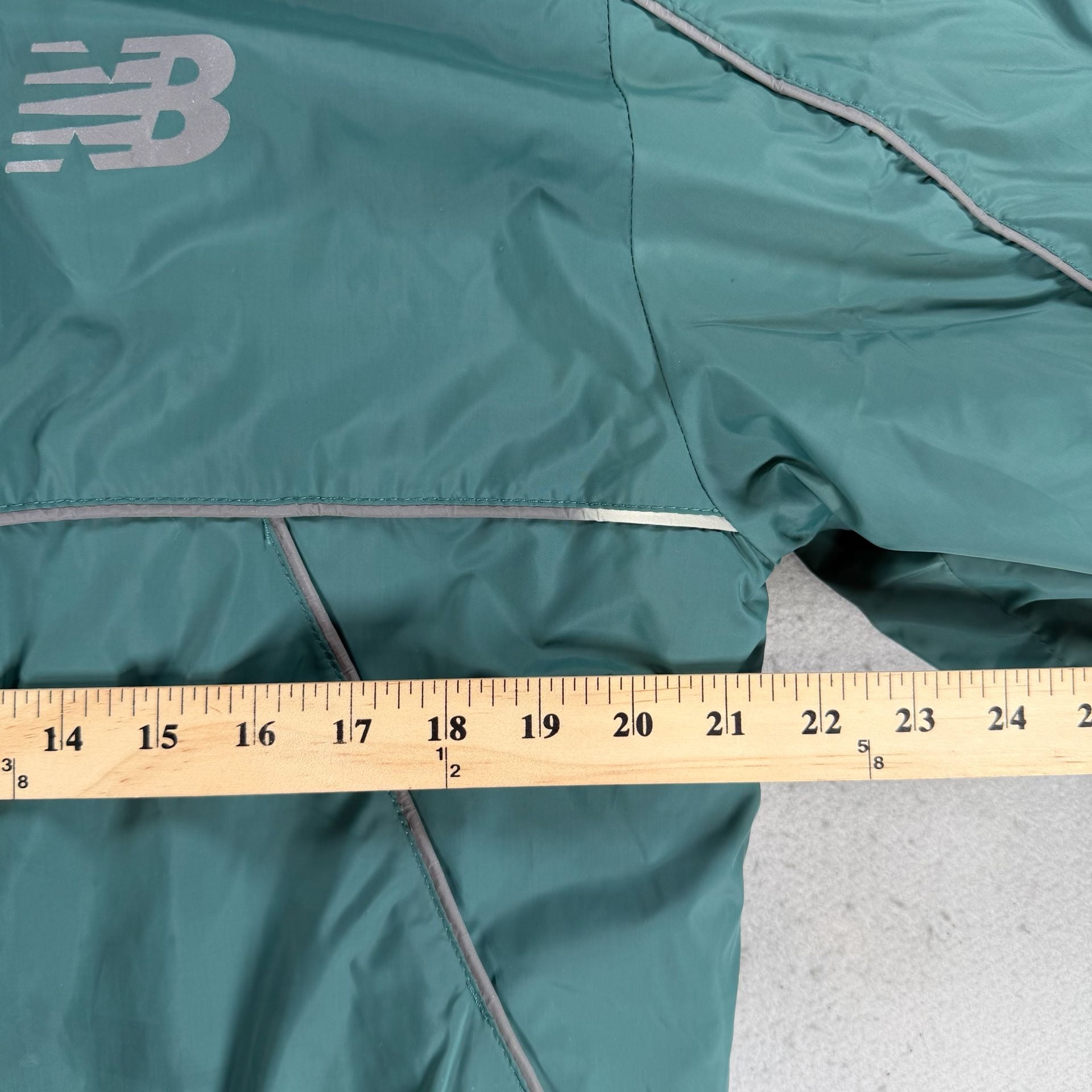 New Balance Puffer Jacket Green- M 4