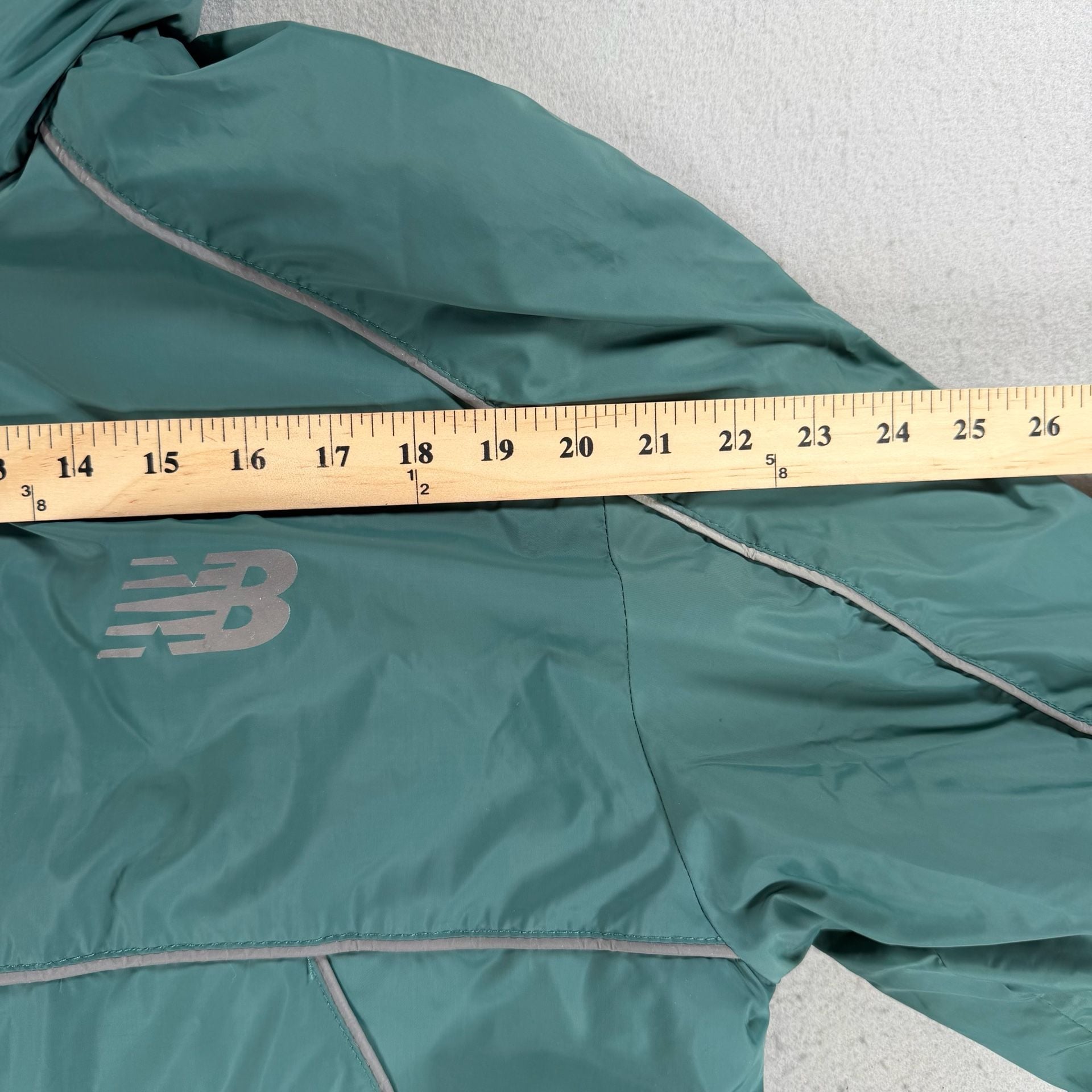 New Balance Puffer Jacket Green- M 6