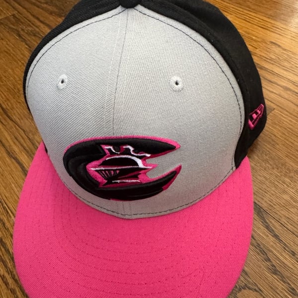 New Era Charlotte Knights 59FIFTY Size 7 1/4 Pink Black Fitted Hat