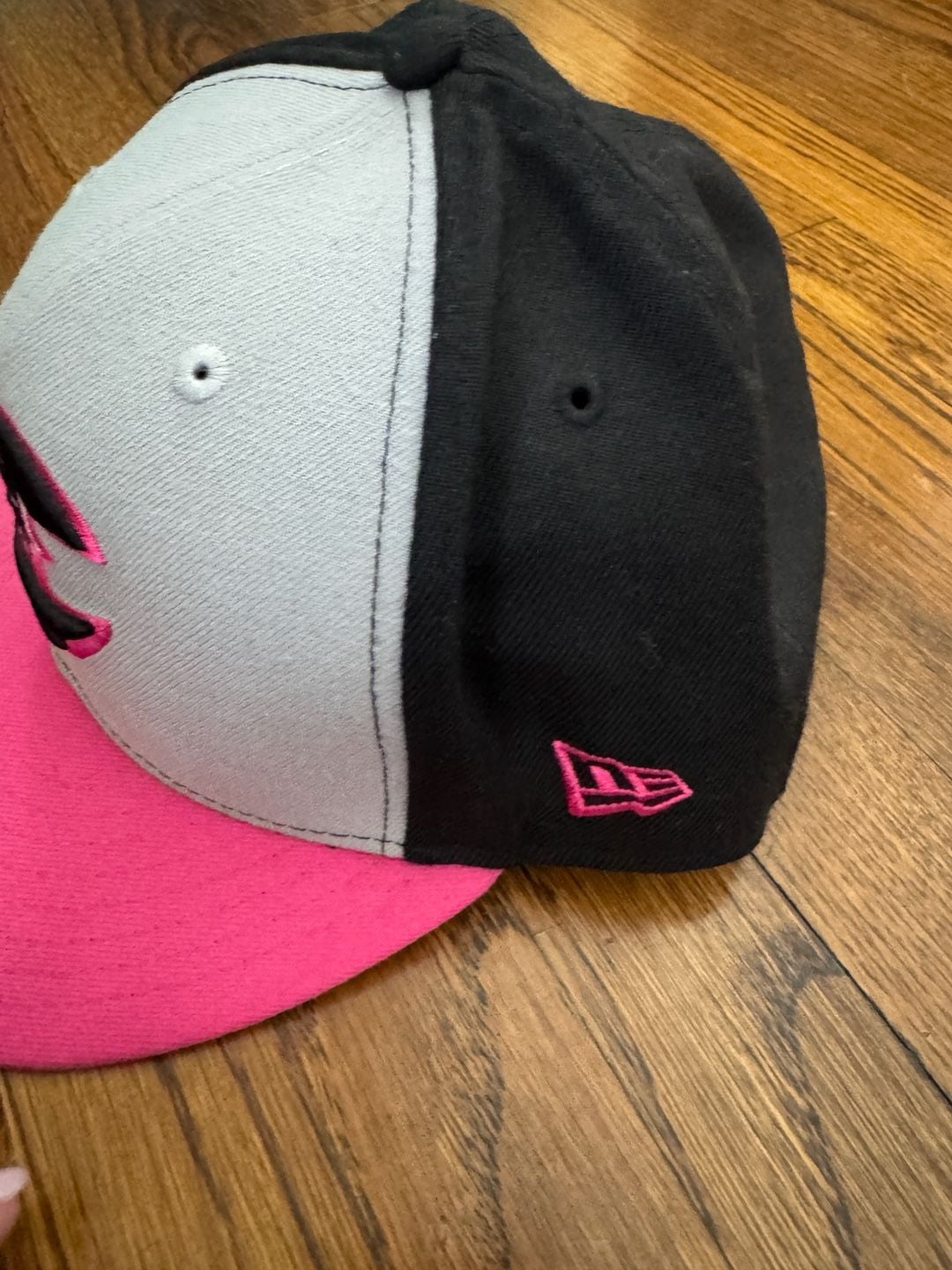 New Era Charlotte Knights 59FIFTY Size 7 1/4 Pink Black Fitted Hat 3