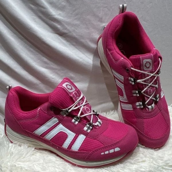Calio XY312 Size 6 Pink White Zerotie Retractable Roller Shoes