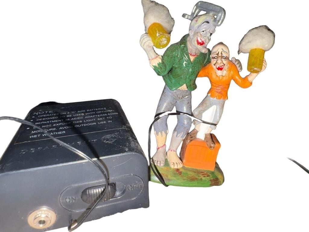 DEPT 56 HALLOWEEN VILLAGE Brew Ha - Ha Beer Lighted Decor & Lemax Dracula 1