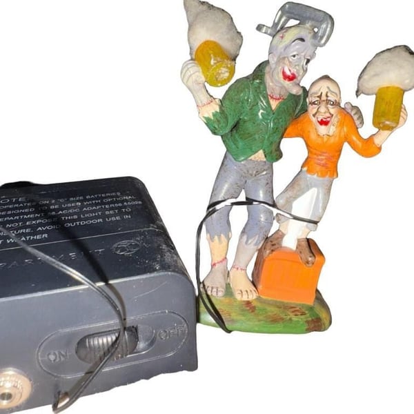 DEPT 56 HALLOWEEN VILLAGE Brew Ha - Ha Beer Lighted Decor & Lemax Dracula