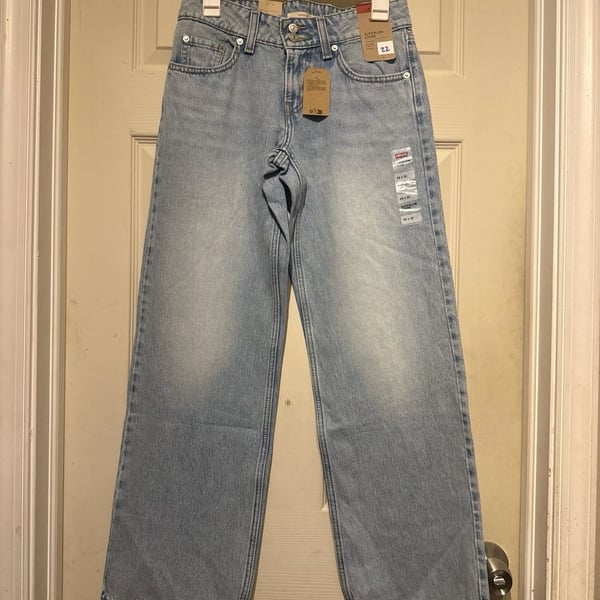 NWT Levi's Superlow Loose Jeans Size 26x32 Light Wash Denim Straight Leg New