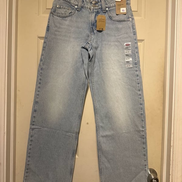 NWT Levi's Superlow Loose Size 26x32 Light Wash Denim Jeans