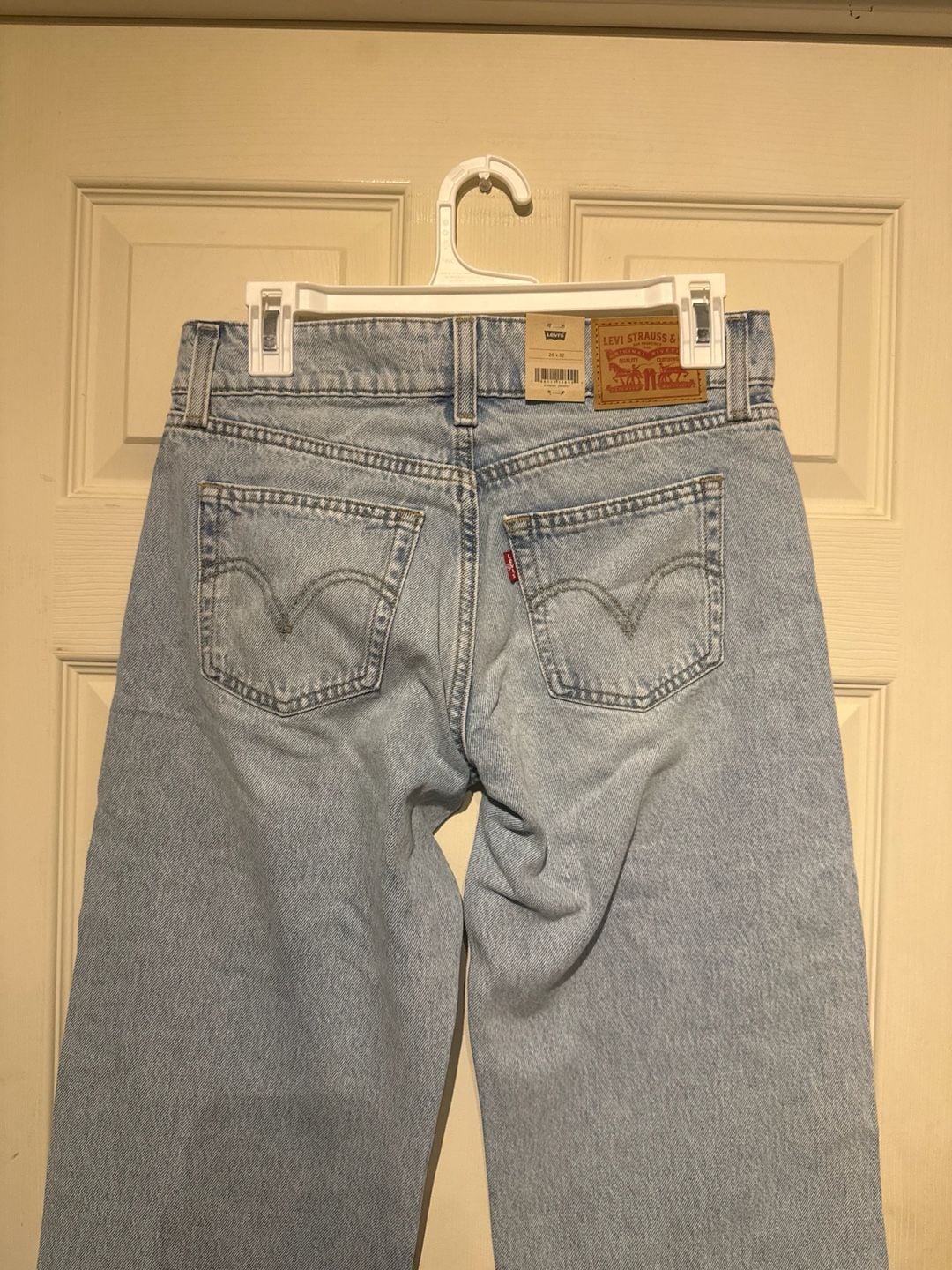NWT Levi's Superlow Loose Size 26x32 Light Wash Denim Jeans 6