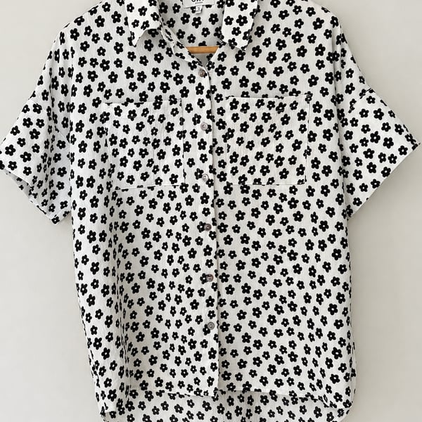 OAT New York Black And White Floral Button Down Shirt Size S