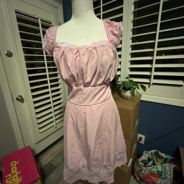 Pink Lace Puff Sleeve Dress