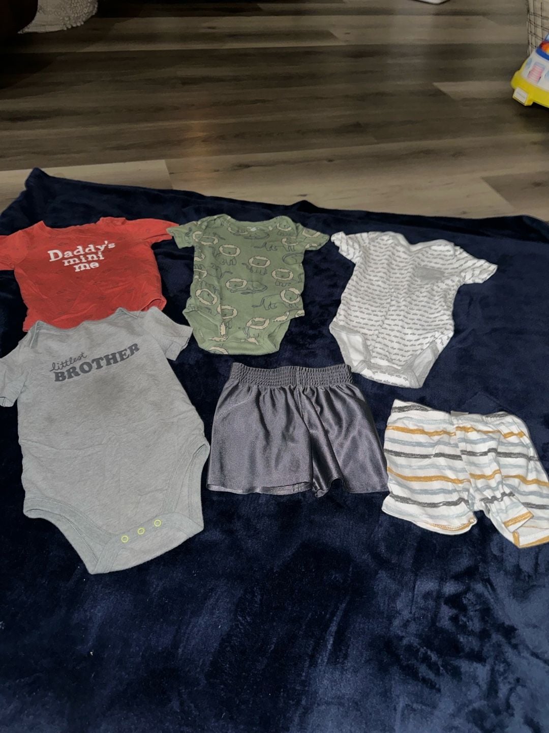 Carter's Baby Boy 6-Piece Bodysuits and Shorts Bundle Set 18mths 1