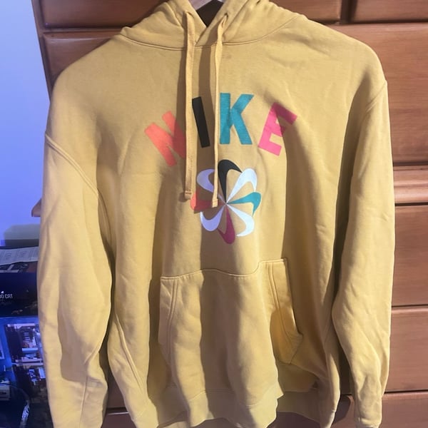 Nike Evolve Sunburst Pullover Hoodie Size M Yellow Sport Shoe