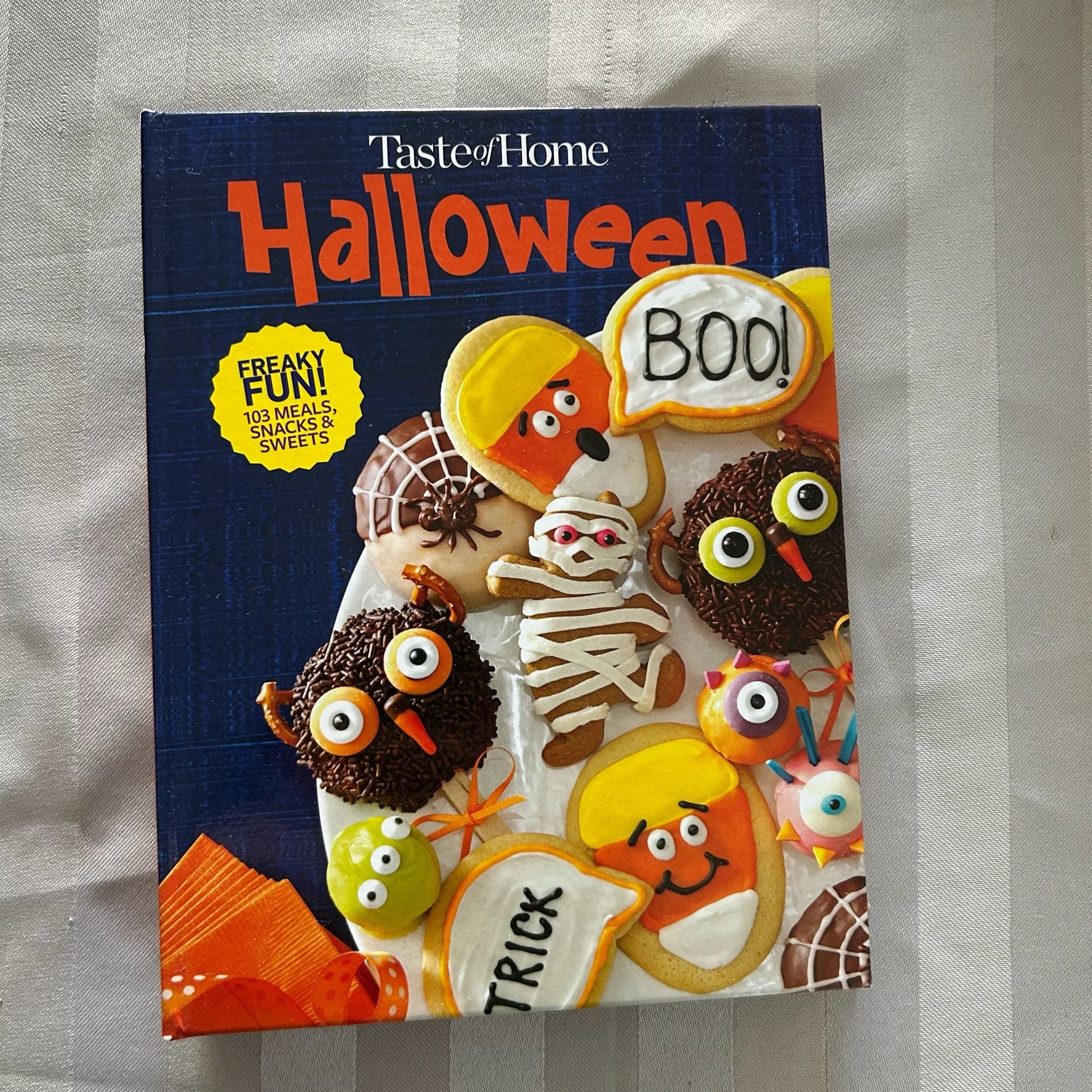 Taste of Home Halloween Cookbook Mini Binder 1
