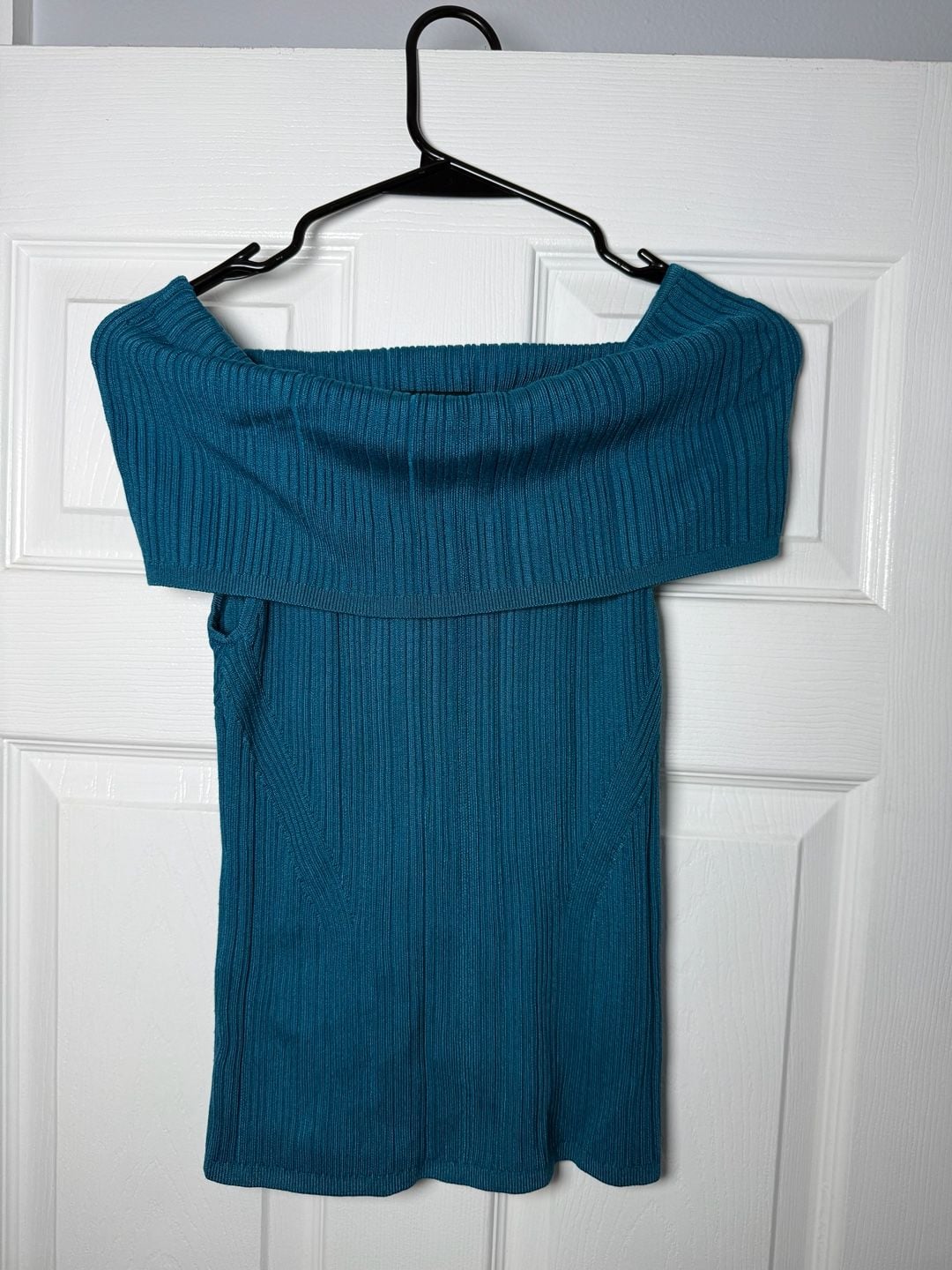 White House Black Market Off Shoulder Top Size M 2