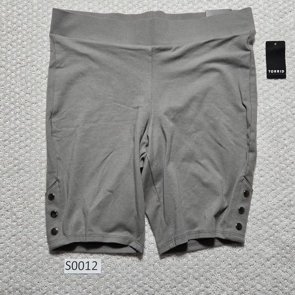 Torrid Bike Shorts Size 1 Grey Cotton Blend Snap Button Accents