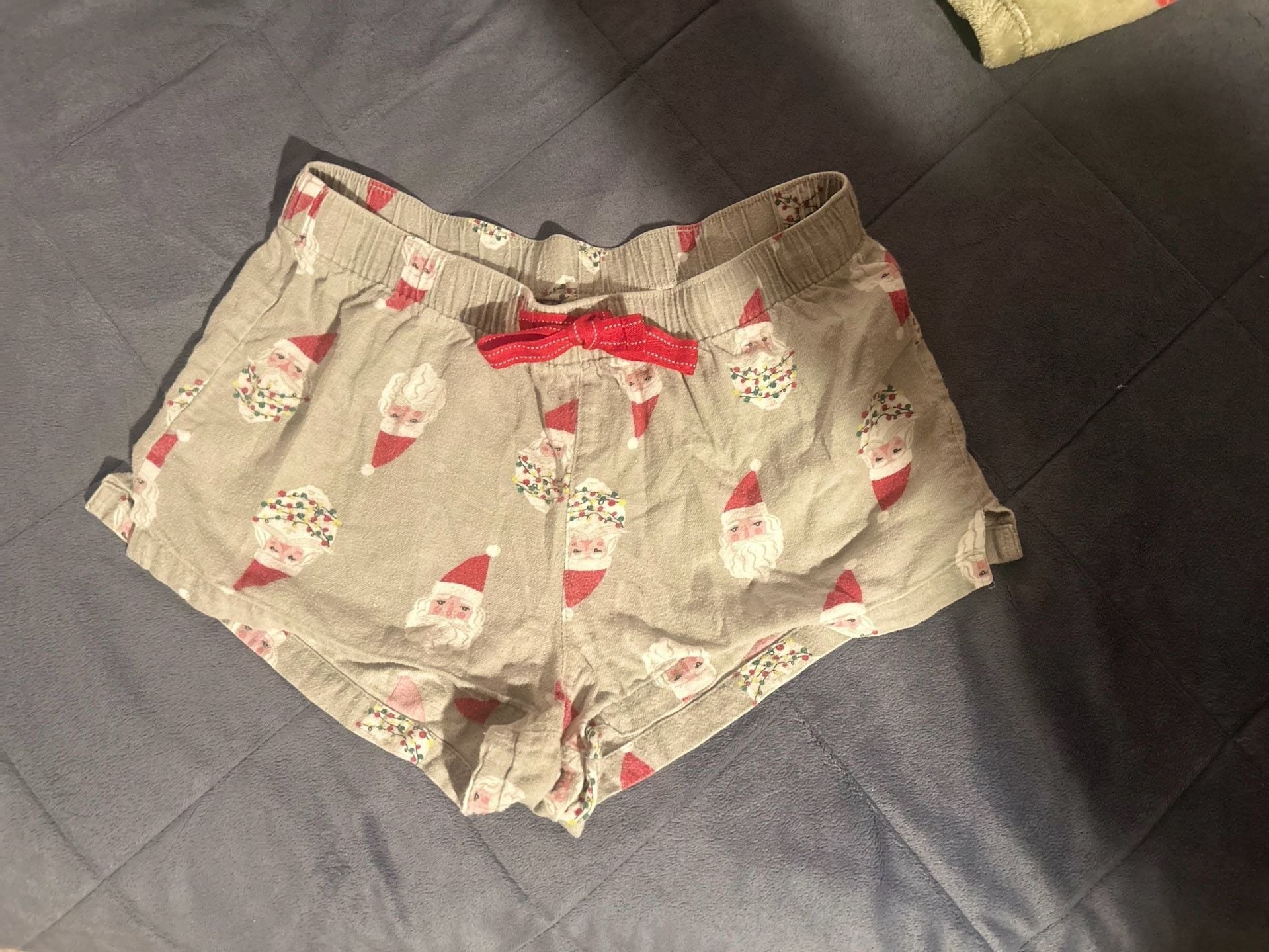 Old Navy Pajama Shorts Size S Grey Santa Print 2