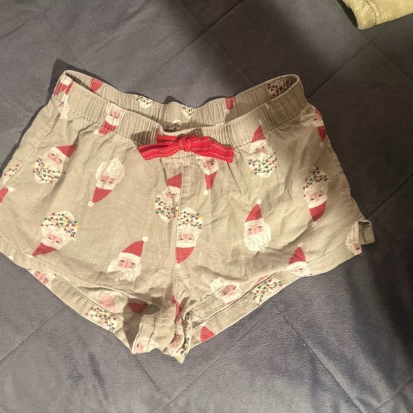 Old Navy Pajama Shorts Size S Grey Santa Print