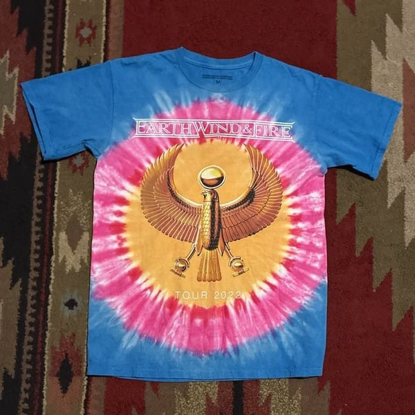 Earth Wind & Fire Tour 2022 Tie Dye T-Shirt Size M Blue Pink