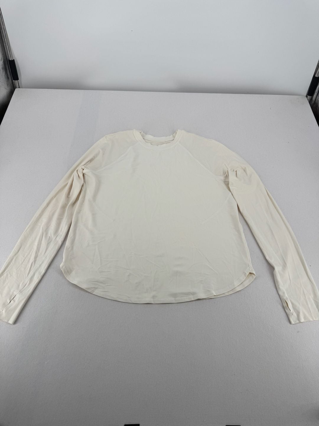 Lululemon Long Sleeve Shirt White Thumbholes 4